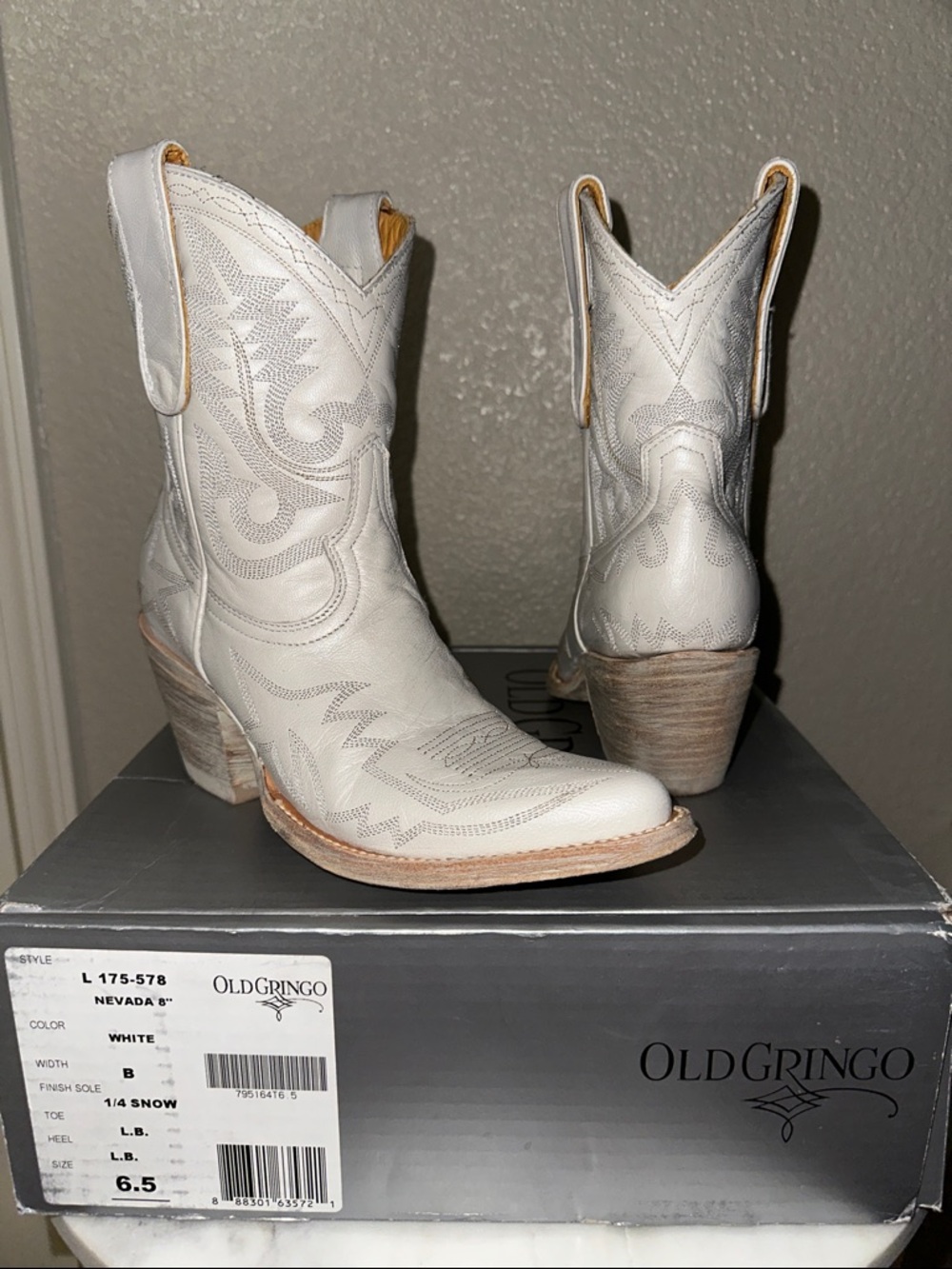 Old Gringo White Western Embroidered Ankle Boots